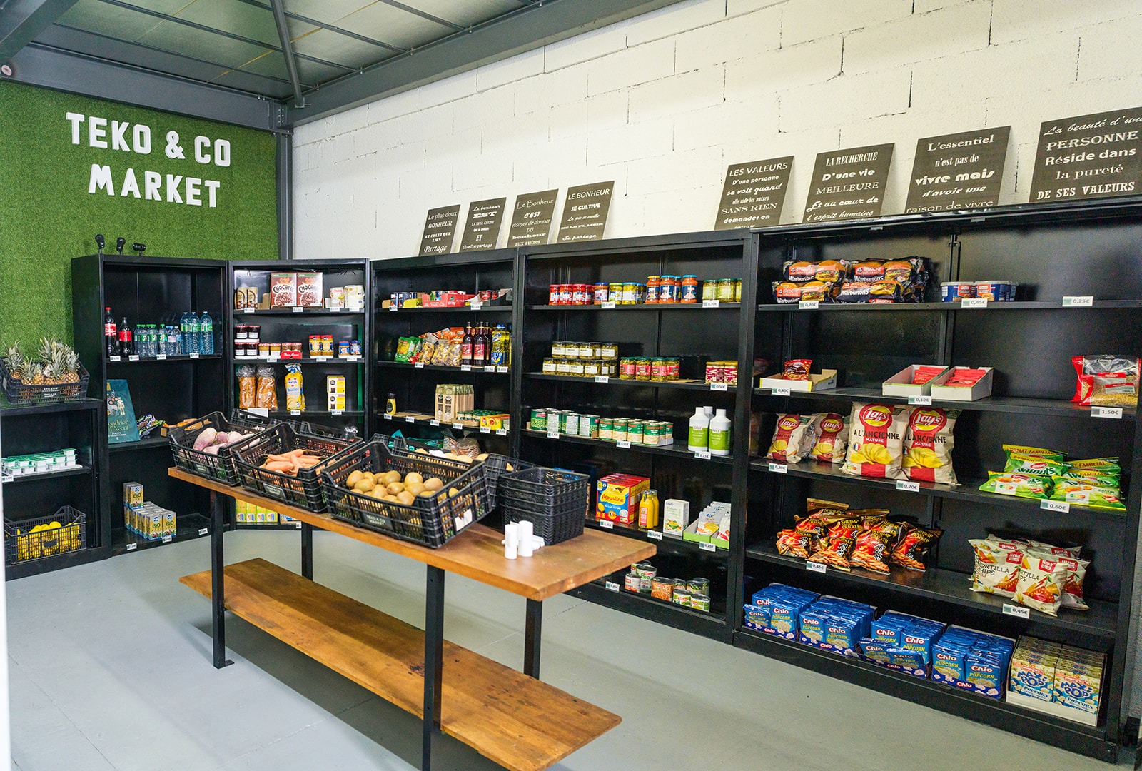 Intérieur épicerie TEKO & CO